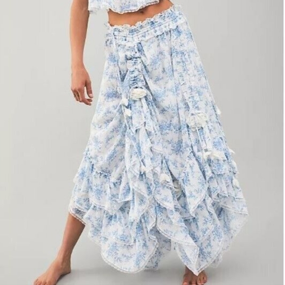 Romantic Skirt - Picture 1 of 7